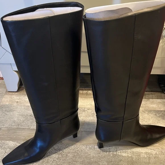 Massimo Dutti black Elegant Black Knee-High Women's Boots